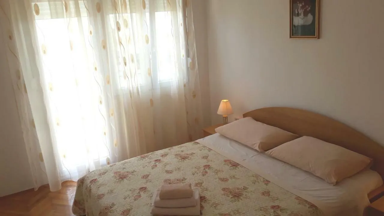 Apartment Ivo Trogir 0*,
